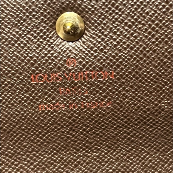 LOUIS VUITTON Damier Ebene Sarah Wallet - Picture 9 of 11